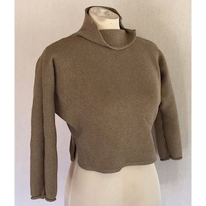 Elemente Clemente cropped tan split collar sweater